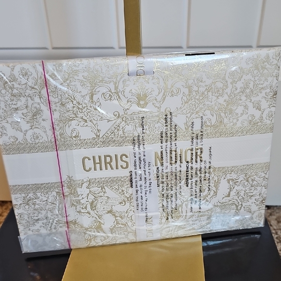 Dior NWT Luxurious Gold and White Gift Box And Dior Ribbon - Picture 2 of 3